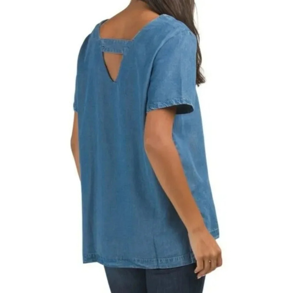 Ellen Tracy 100% Tencel Light Blue Denim V-Neck Cutout Short Sleeves Top Size 1X - Picture 14 of 14